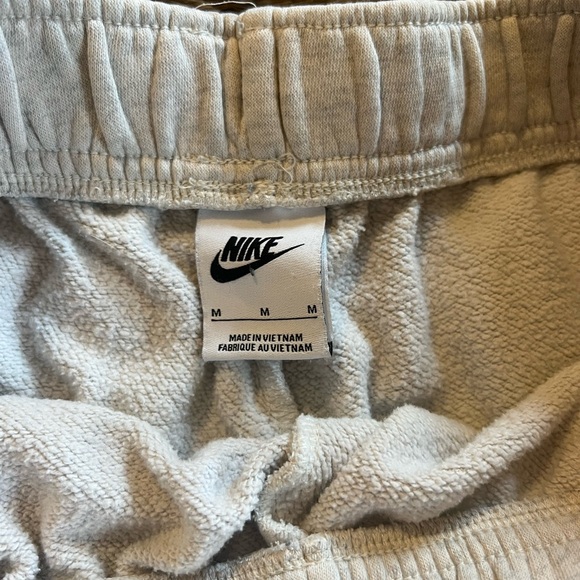 Nike cotton soft grey shorts - Picture 3 of 3